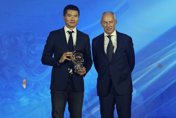 中超新貌｜邵佳一、穆斯卡特效应？少帅、澳洲洋帅全面上位|澳大利亚|联赛|土帅|中国金球奖|青岛西海岸_新浪体育_新浪新闻